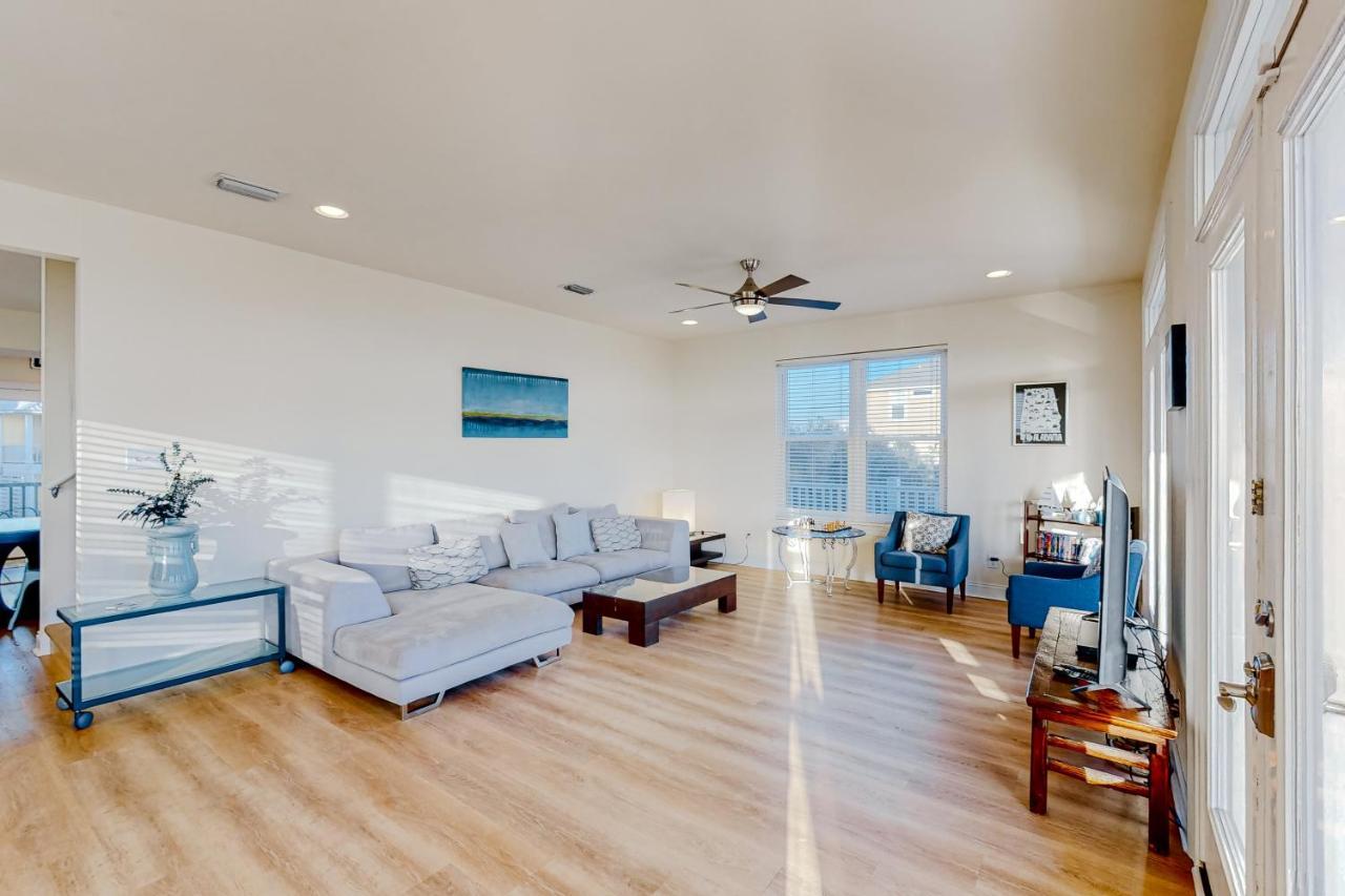 Bulldog Beach House กัลฟ์ชอร์ส ภายนอก รูปภาพ